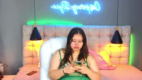   online show from January 7, 3:33 pm