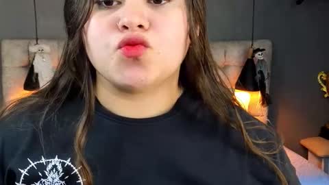    online show from October 8, 10:25 pm