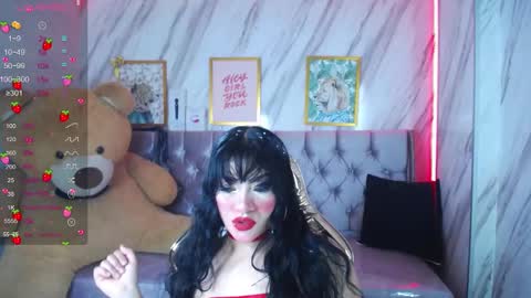 Snapshot of laia_angel_b chatting on December 3, 3:07 am Laia online show from December 3, 3:07 am