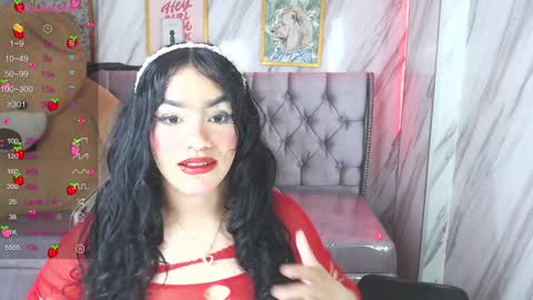 Snapshot of laia_angel_b chatting on December 31, 1:19 pm Laia online show from December 31, 1:19 pm