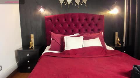 Snapshot of laia_jonees chatting on October 25, 12:02 pm Laia online show from October 25, 12:02 pm