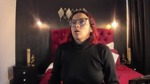 Snapshot of laia_jonees chatting on September 19, 12:37 pm Laia online show from September 19, 12:37 pm