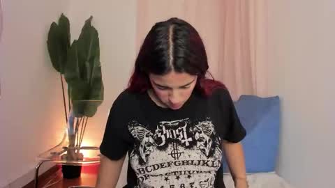 Snapshot of laia_jonees chatting on September 28, 12:10 pm Laia online show from September 28, 12:10 pm