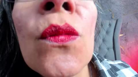 Snapshot of lailacastillomilf chatting on October 16, 11:57 am Lailacastillo online show from October 16, 11:57 am