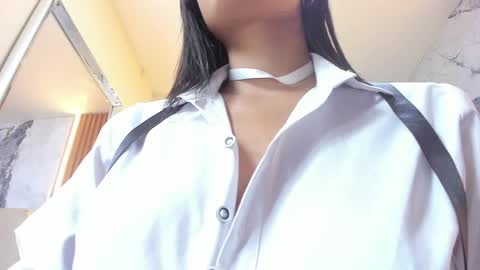 Snapshot of lailamorfy chatting on October 31, 7:51 pm online show from October 31, 7:51 pm