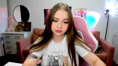 Snapshot of lain__ chatting on September 25, 7:45 pm Kira online show from September 25, 7:45 pm