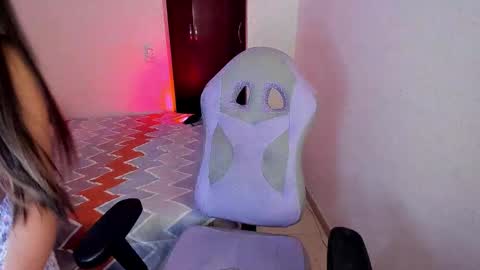 lain_t online show from October 16, 9:23 am