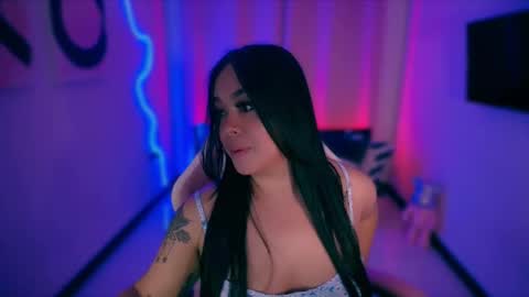 lalablack1_ online show from October 15, 12:57 am