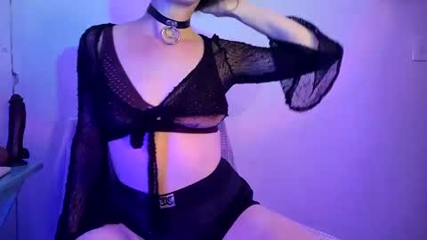 LaLa online show from December 3, 2:56 am