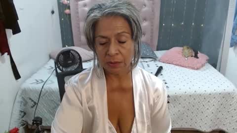 Snapshot of lalisha_96 chatting on October 15, 12:13 am lalisha online show from October 15, 12:13 am