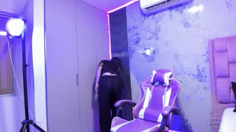 Laura online show from October 14, 12:19 pm