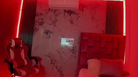 Laura online show from September 30, 12:33 pm