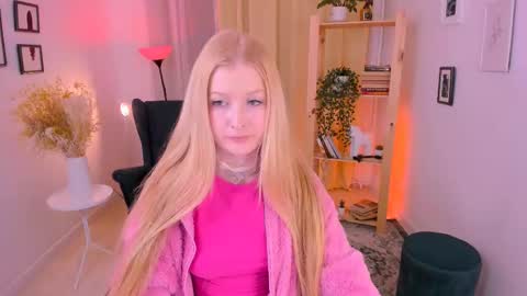 Laly online show from March 12, 4:56 pm