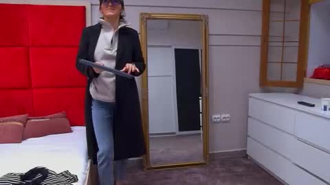 Snapshot of lana_banner chatting on October 4, 7:03 am LanaBanner online show from October 4, 7:03 am