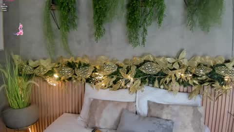 lana_lann online show from December 11, 12:34 pm