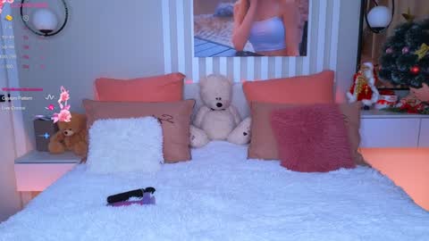Snapshot of lana_me chatting on December 11, 1:58 am Milana online show from December 11, 1:58 am