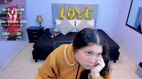 Snapshot of lana_stone_ chatting on February 17, 3:25 am online show from February 17, 3:25 am