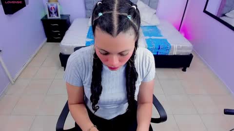 Snapshot of lana_stone_ chatting on January 13, 3:34 am online show from January 13, 3:34 am