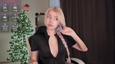 Lana online show from December 9, 8:00 am
