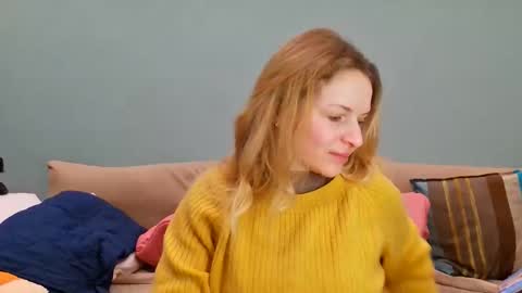 Snapshot of lanaangeldream chatting on October 19, 12:18 pm Lana online show from October 19, 12:18 pm