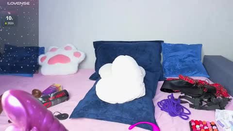 Lana online show from October 6, 2:01 pm