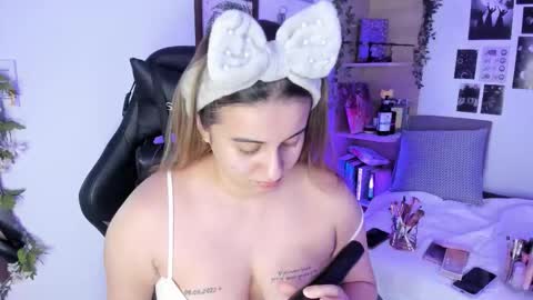 lanaherondale_ online show from October 12, 9:17 pm