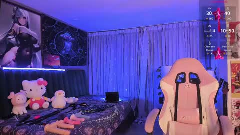 L A N A  online show from December 19, 11:46 pm