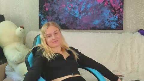 LanaviSmith online show from November 4, 7:35 am