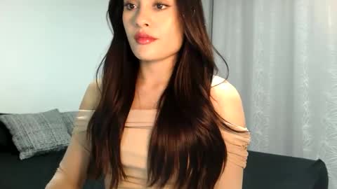 lanawinters1 online show from April 18, 2:47 am