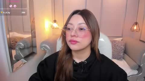 Lanna online show from October 8, 12:20 pm