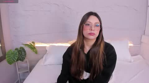 Lanna online show from February 17, 11:42 am