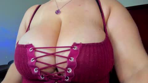 Snapshot of lannasantiago chatting on October 18, 9:05 pm Lanna online show from October 18, 9:05 pm