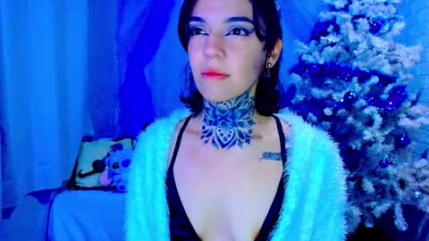 LANNIE   online show from December 19, 4:59 am