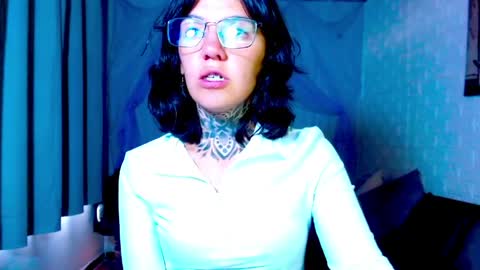 LANNIE   online show from April 1, 6:38 pm