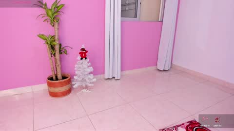 lapeligrosa_ online show from December 5, 12:22 pm
