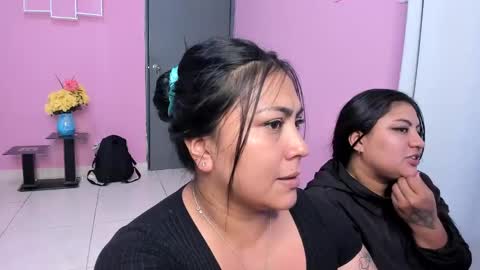 lapeligrosa_ online show from December 31, 2:40 am