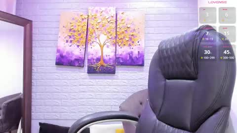      700  200   online show from March 19, 8:24 pm