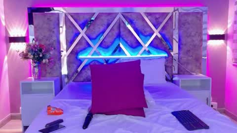 Lara online show from April 13, 9:26 pm