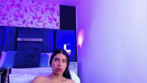 Snapshot of larabrook chatting on January 8, 6:41 pm Lara online show from January 8, 6:41 pm