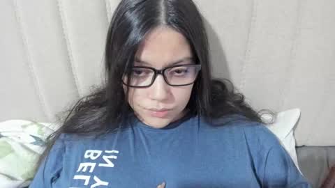 Snapshot of laracamille chatting on February 27, 2:42 am lara online show from February 27, 2:42 am