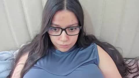 Snapshot of laracamille chatting on February 17, 2:06 pm lara online show from February 17, 2:06 pm