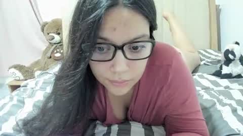 Snapshot of laracamille chatting on February 3, 12:04 am lara online show from February 3, 12:04 am