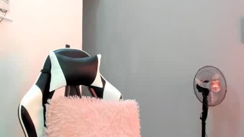 Lara online show from July 17, 7:39 pm