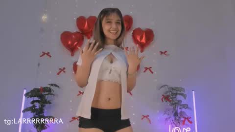 Lara online show from February 20, 8:20 pm