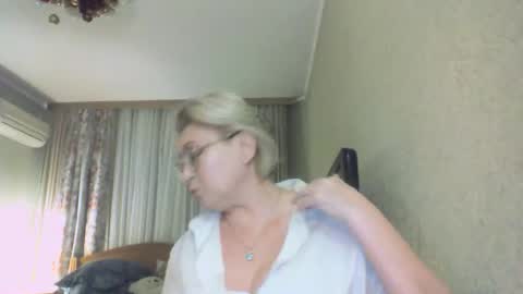 laramrs online show from December 15, 5:07 pm