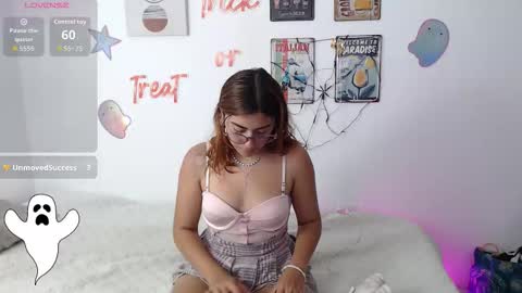 Snapshot of laramucci chatting on October 21, 7:51 pm laramucci online show from October 21, 7:51 pm