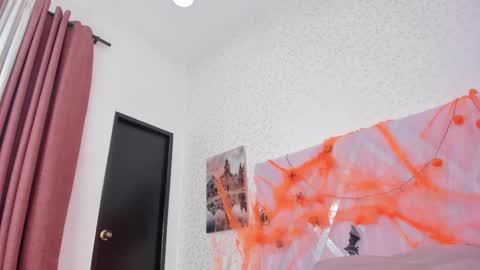 Snapshot of laramurphy chatting on October 13, 4:48 am Lara Murphy online show from October 13, 4:48 am