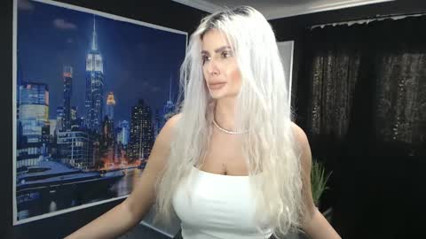 laras_moans online show from December 13, 12:06 pm