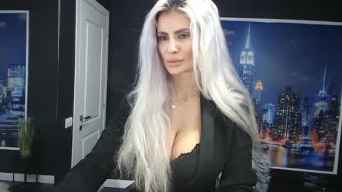 laras_moans online show from December 5, 9:50 am