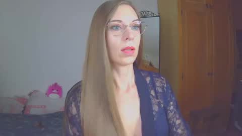 Snapshot of larawintersxxx chatting on September 17, 8:07 pm larawintersxxx online show from September 17, 8:07 pm